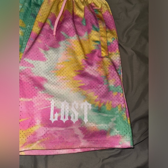 Lost tie dye shorts - Picture 2 of 4
